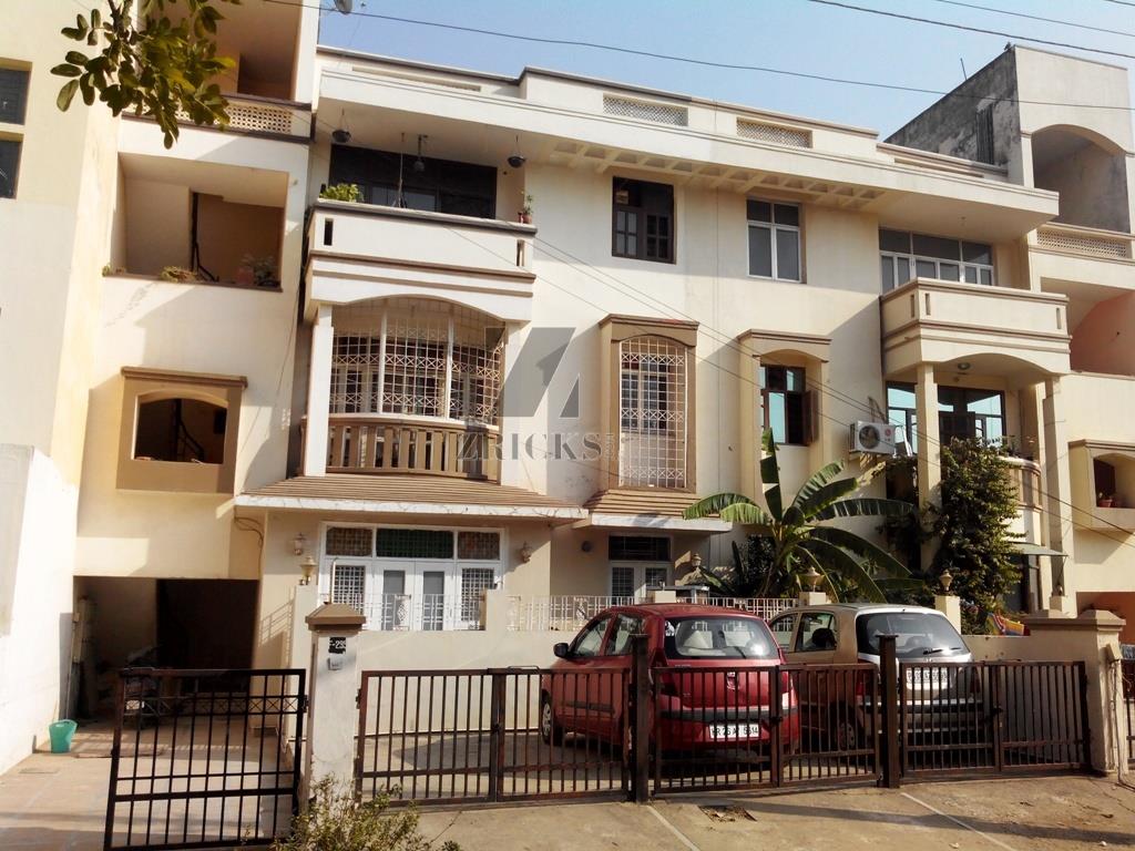 Ansals Executive Residency Floors