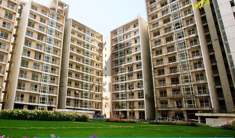 Jaypee Greens The Pavilion Court