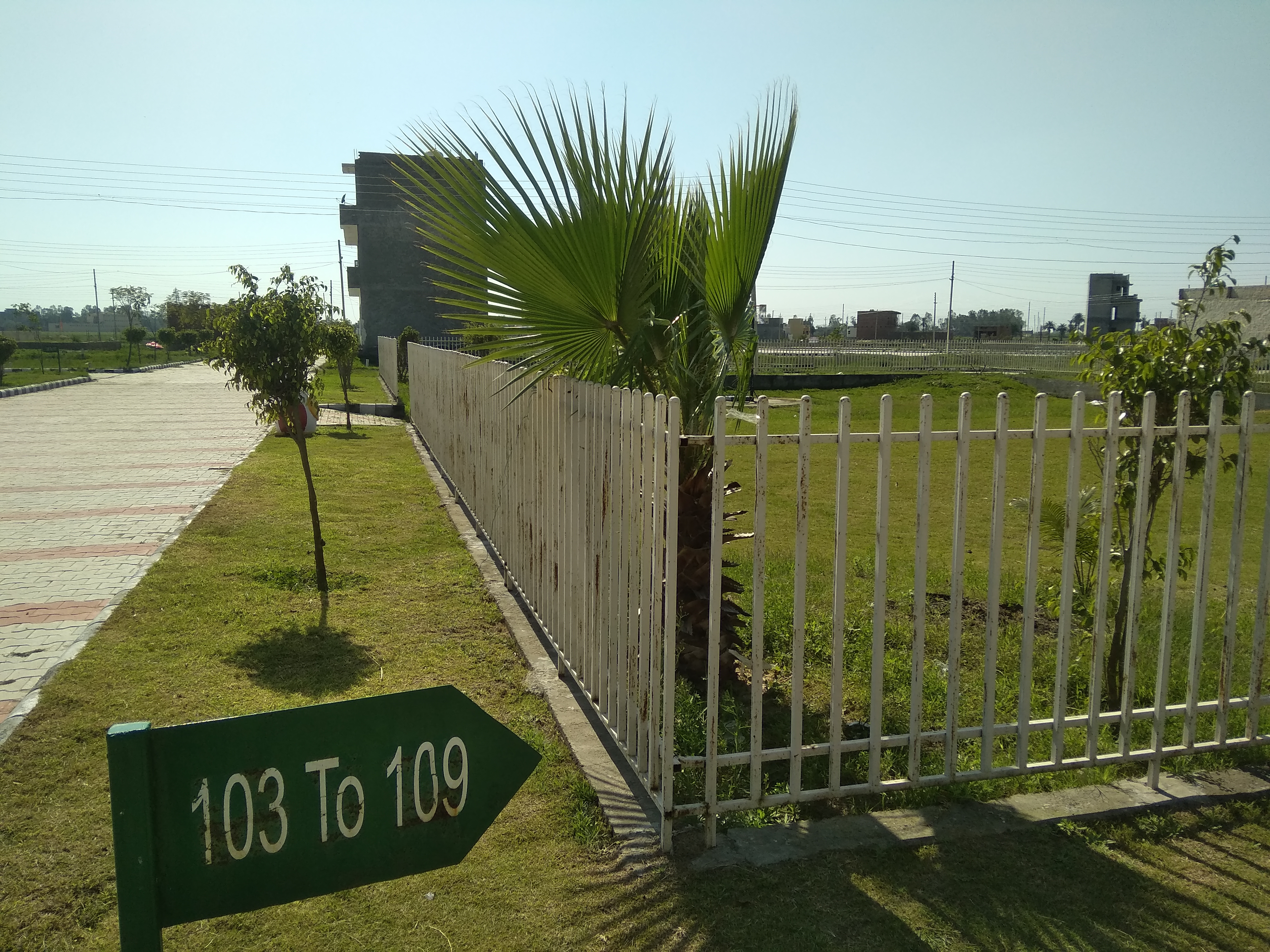 Vaneet Garden Estate