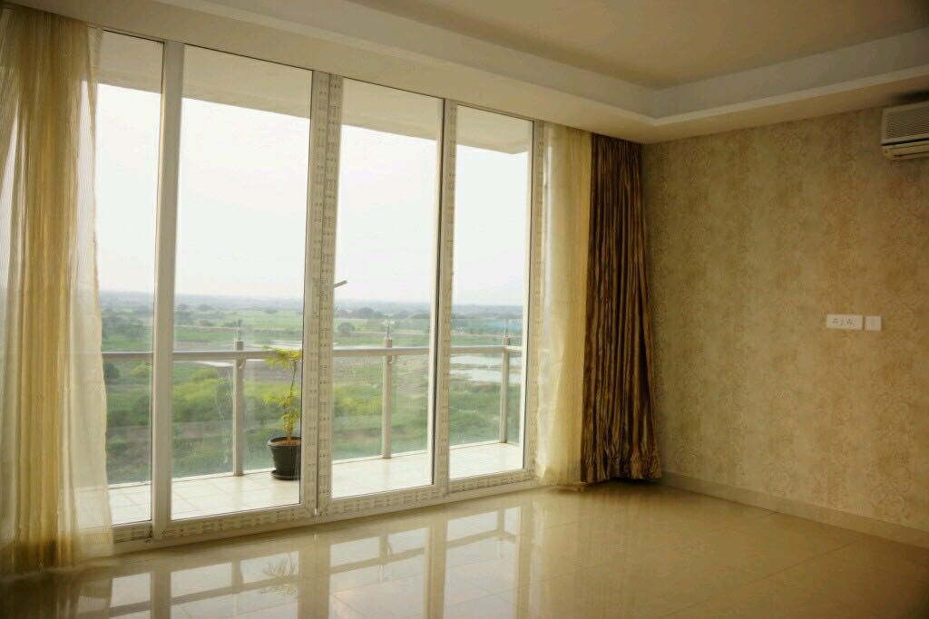 aliens space station