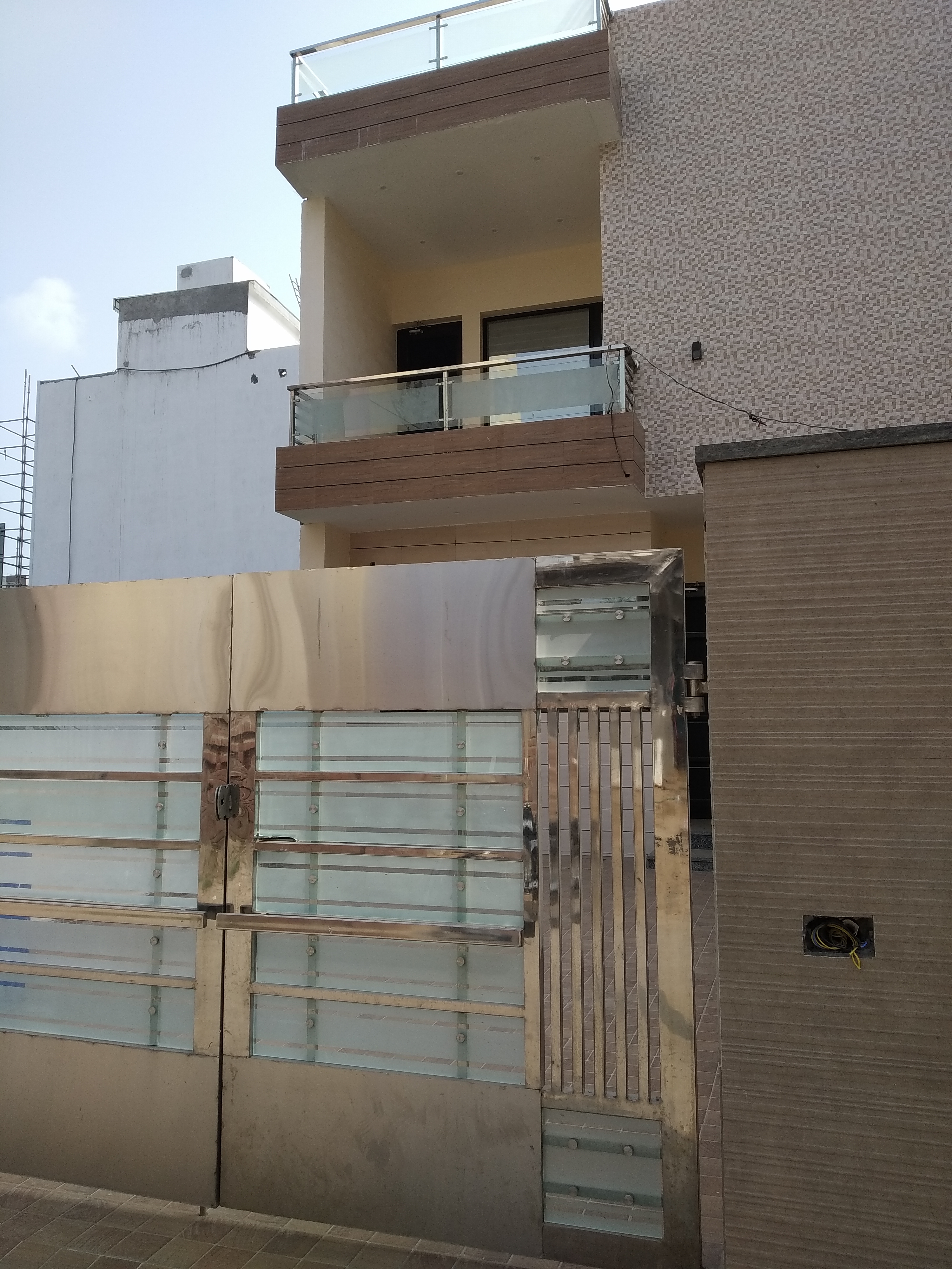 VIP ROAD NEAR MILTON TOWER ZIRAKPUR