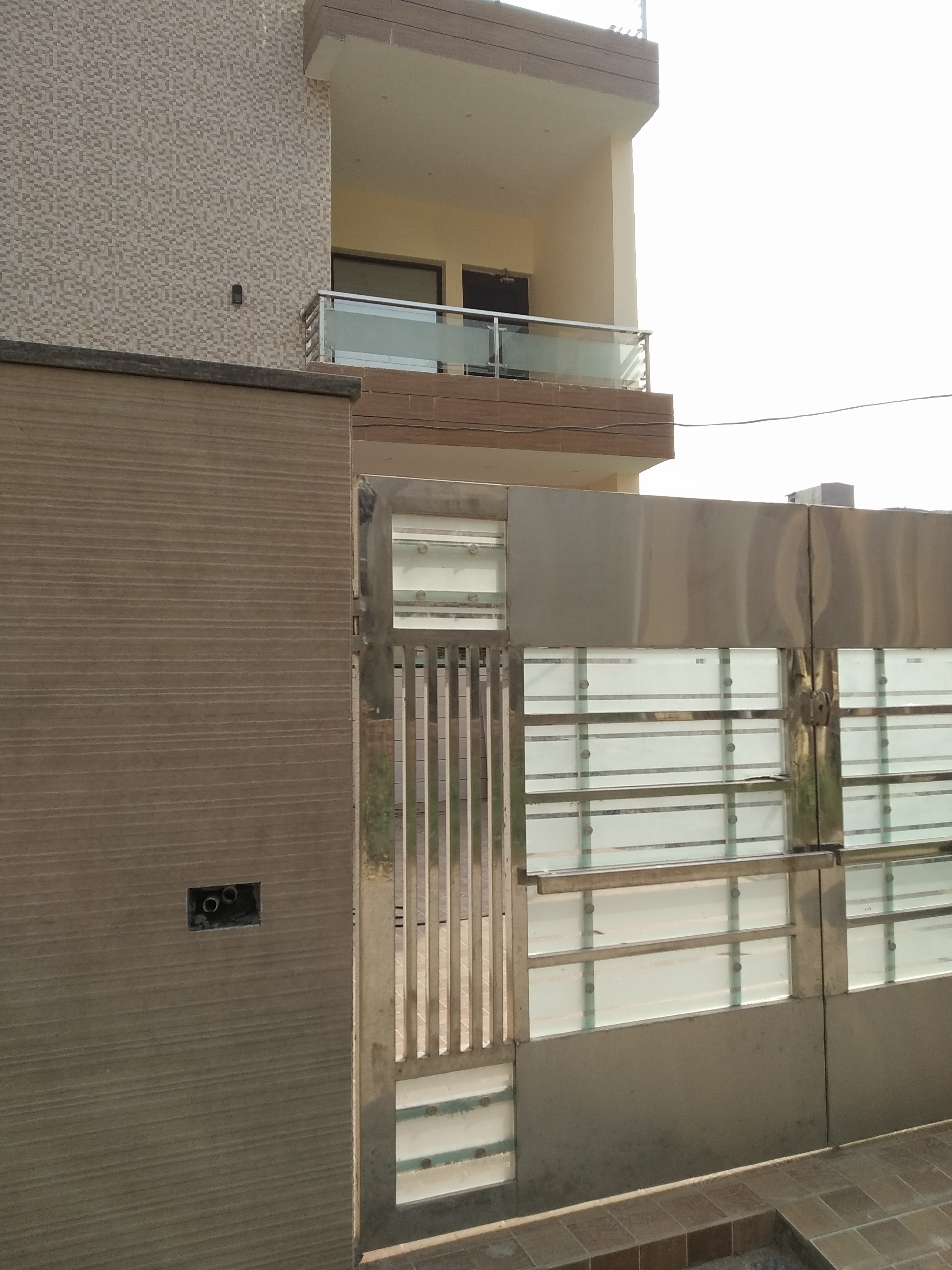 VIP ROAD NEAR MILTON TOWER ZIRAKPUR