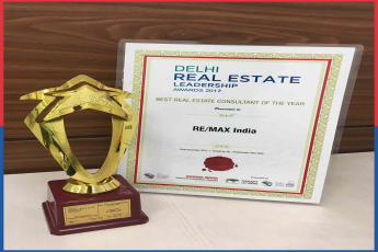 Remax India awarded The Best Real Estate Consultant of The Year by Delhi Leadership Awards 2017