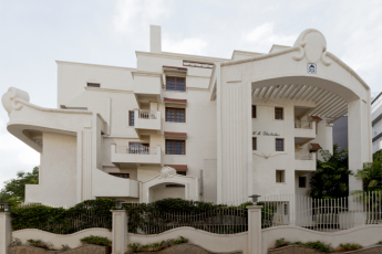 HM Gladiolus offers you an ultra luxury home right in the heart of the city