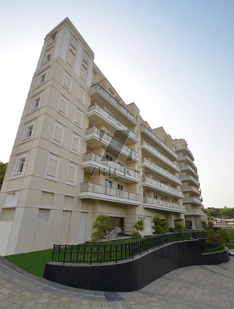 DLF Queens Court Banner