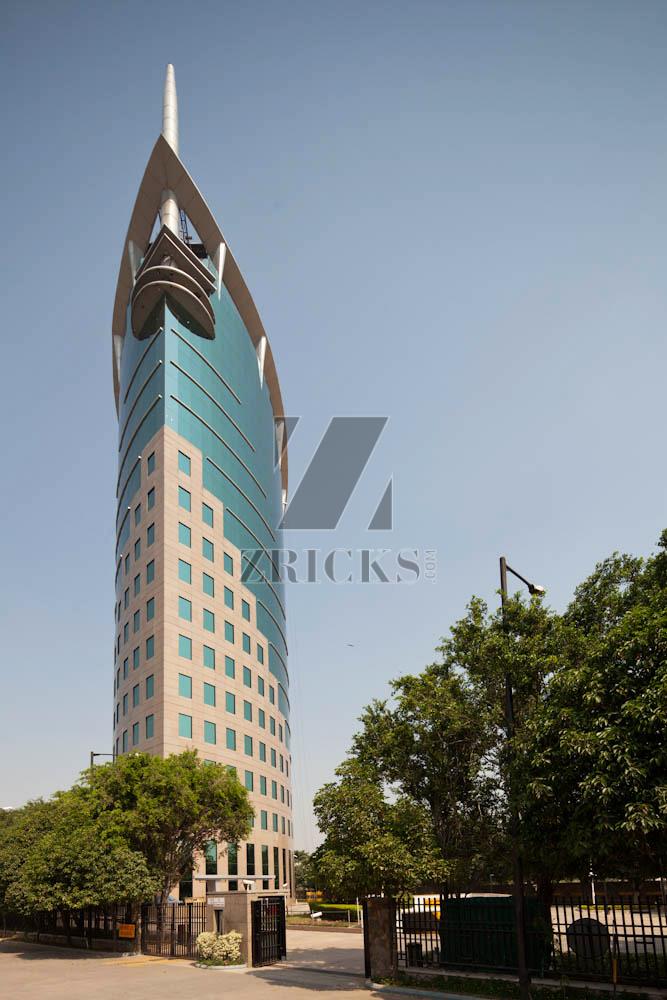 DLF Gateway Tower Banner