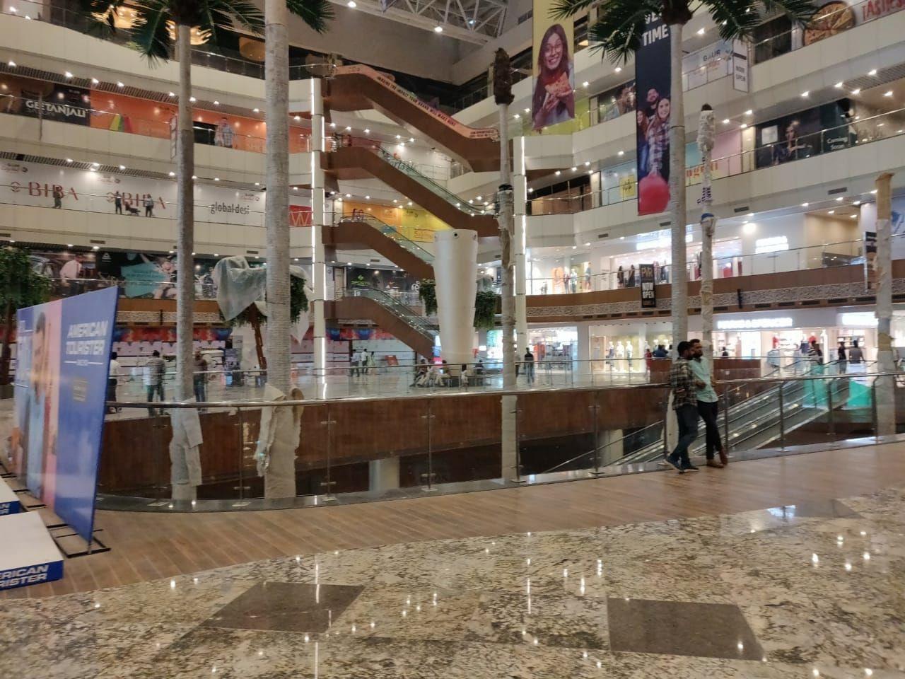 Gaur City Mall Image