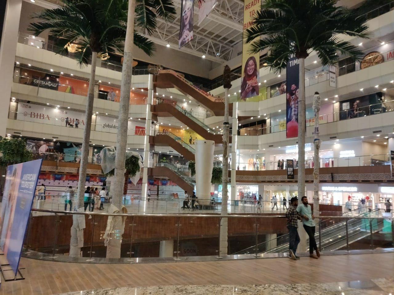 Gaur City Mall Image