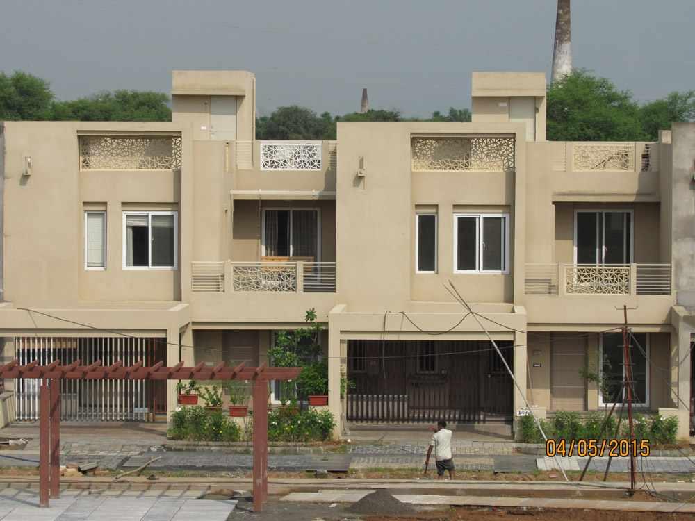 Akshat Kanota Estate Image