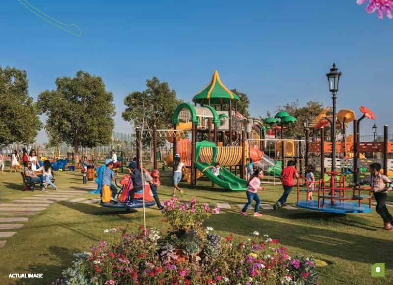 Central Park Clover Floors Banner