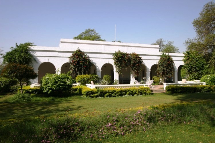 Nawab Saif Ali Khan’s Palace worth Rs 750 Crore in Pataudi – Zricks.com